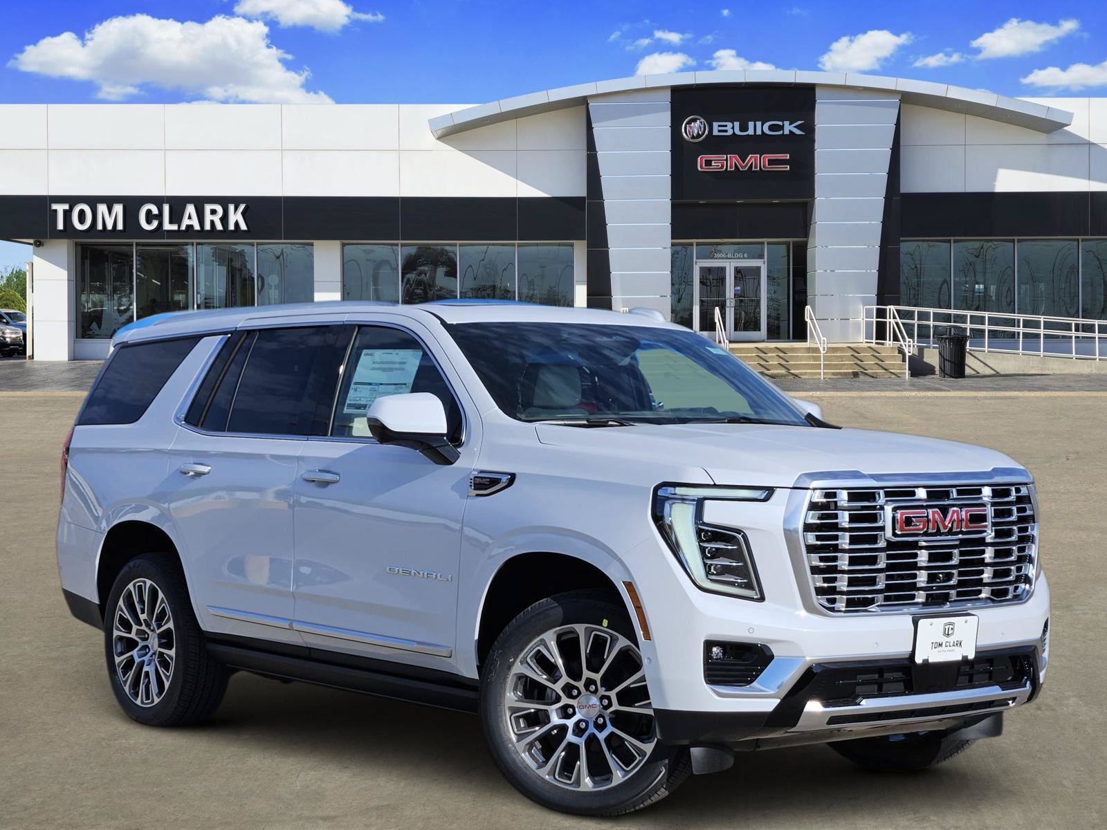 New 2027 GMC Yukon Denali w/ Denali Reserve Package AWD/4WD image 1