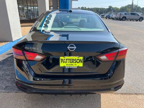 Used 2025 Nissan Altima 2.5 SV FWD image 7