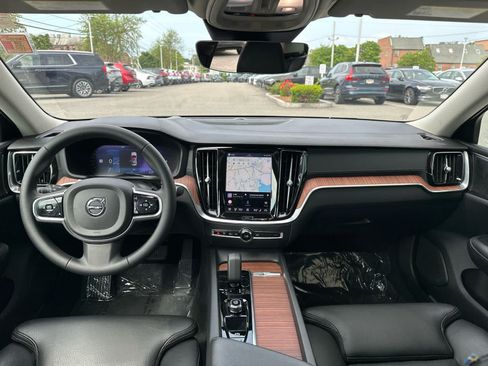 Used 2023 Volvo S60 B5 Ultimate w/ Climate Package FWD image 25