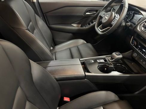 Used 2023 Nissan Rogue SV w/ SV Premium B Package FWD image 21