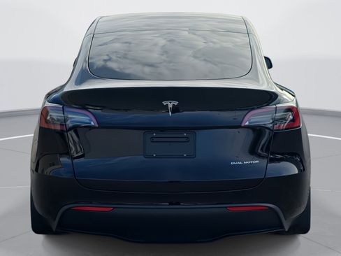 Used 2023 Tesla Model Y Long Range image 6