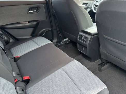 Used 2023 Nissan Rogue SV image 29