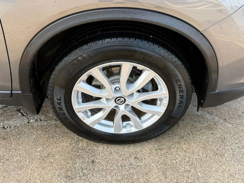 Used 2017 Nissan Rogue SV w/ Sun & Sound Touring Package AWD/4WD image 48
