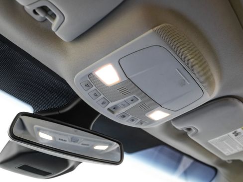 Used 2019 Ford Edge Titanium image 33