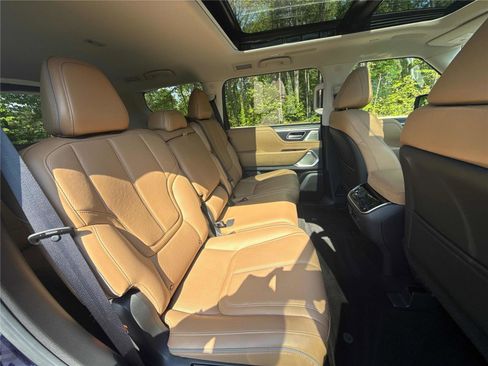 Certified 2025 INFINITI QX80 Sensory image 27