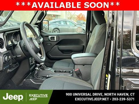 Used 2024 Jeep Wrangler Unlimited w/ Convenience Group image 9