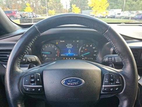 Used 2020 Ford Explorer XLT w/ Class III Trailer Tow Package image 18