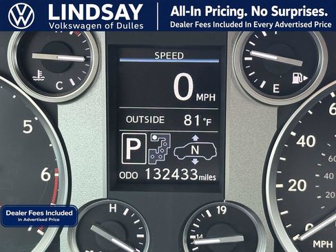 Used 2013 Lexus LX 570 4WD w/ Luxury Pkg image 27