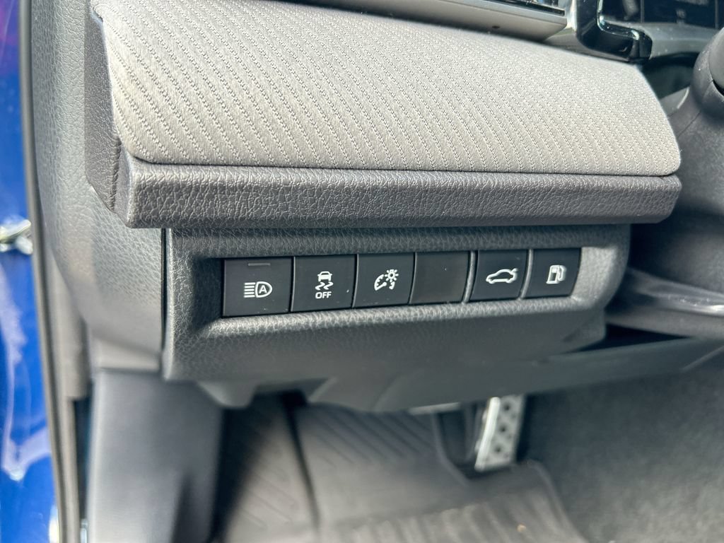 Used 2025 Toyota Camry SE w/ Convenience Package FWD image 14