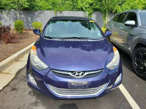 Used 2013 Hyundai Elantra GLS w/ Preferred Pkg FWD image 2