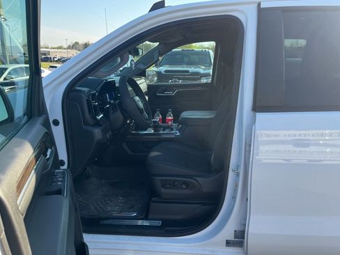 Used 2023 Chevrolet Silverado 1500 LT Trail Boss image 6