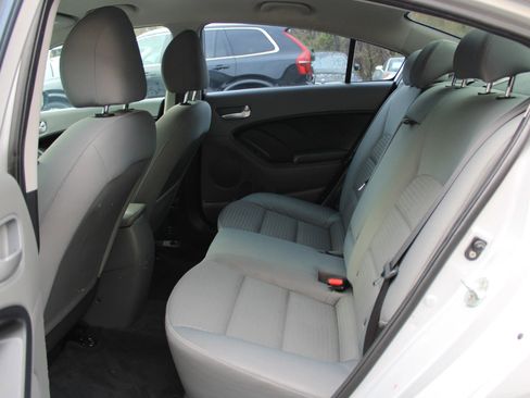 Used 2017 Kia Forte LX w/ LX Popular Package image 18