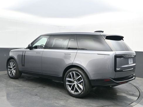 New 2025 Land Rover Range Rover Long Wheelbase SE image 5