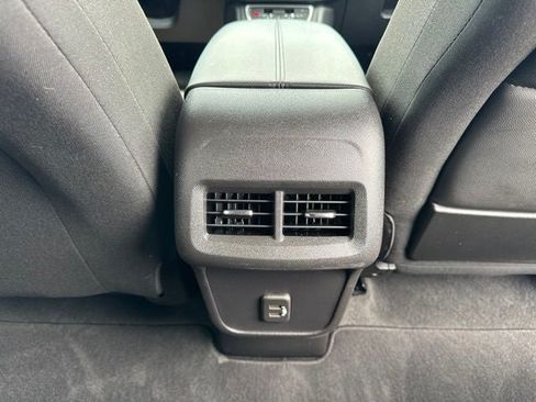 Used 2024 GMC Terrain SLE FWD image 24