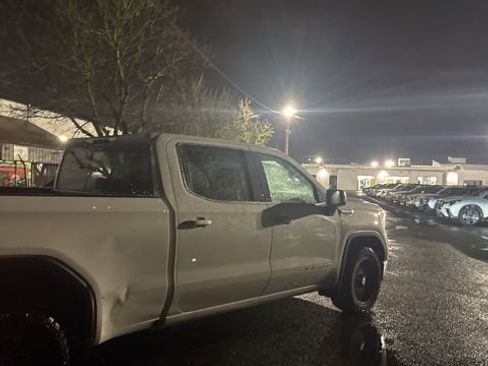 Used 2022 GMC Sierra 1500 SLE image 5