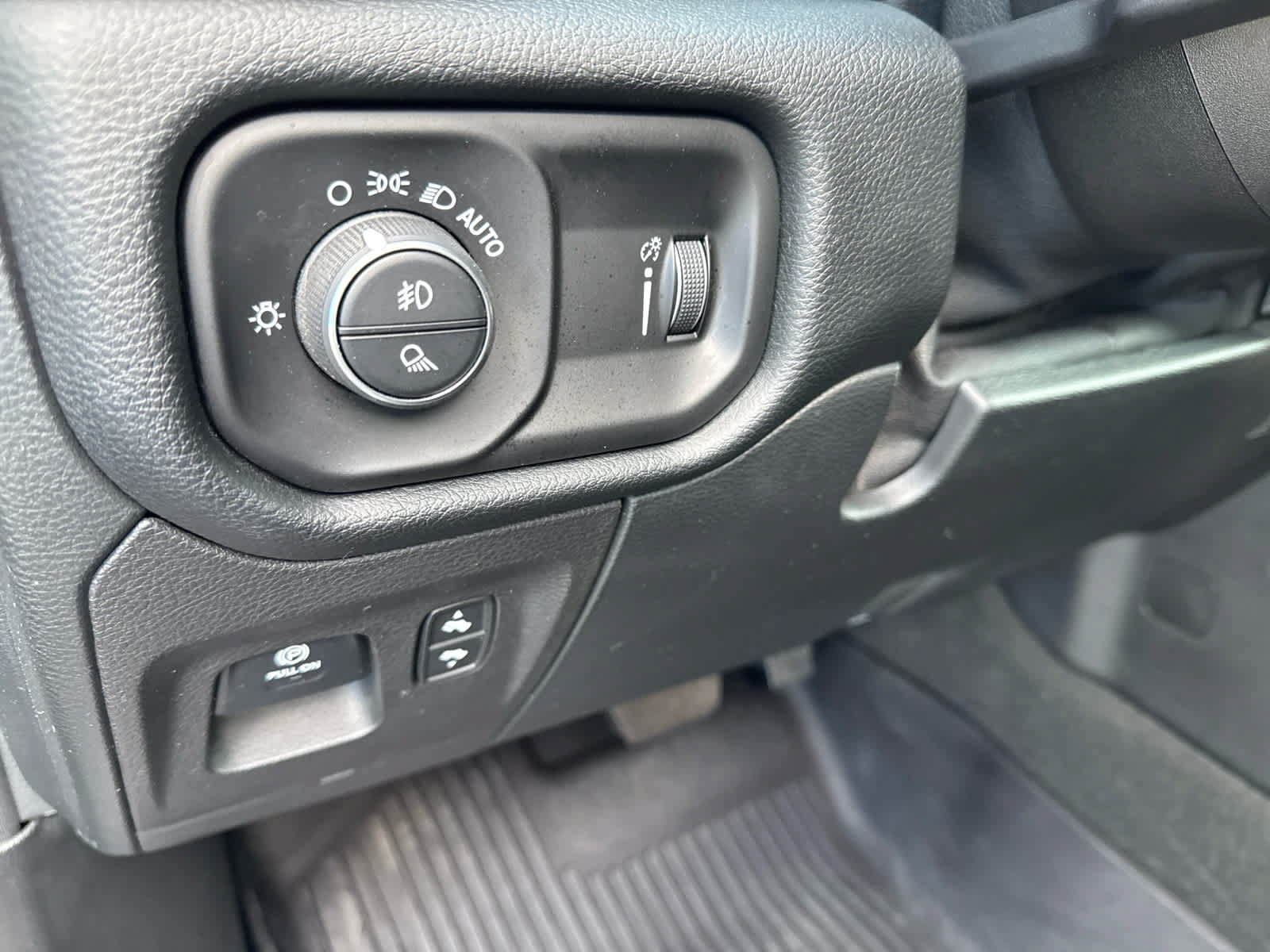 Used 2021 RAM 1500 Big Horn AWD/4WD image 19