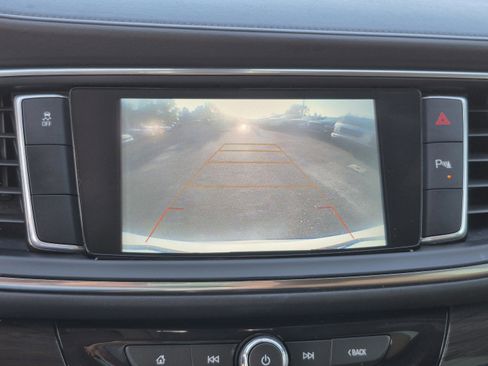 Used 2018 Buick Enclave Essence FWD image 25