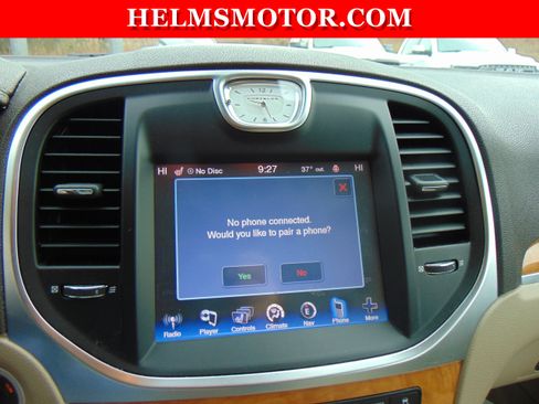 Used 2014 Chrysler 300 C w/ Light Group image 32