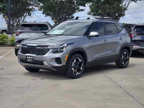 New 2026 Kia Seltos S FWD image 2