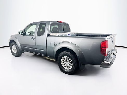 Used 2017 Nissan Frontier SV image 5