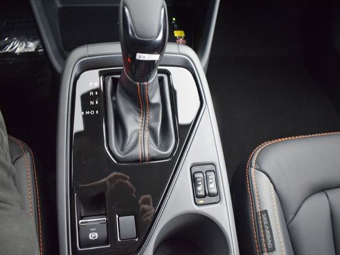 Certified 2025 Subaru Crosstrek 2.5i Limited w/ Crosstrek Mirror Package image 31