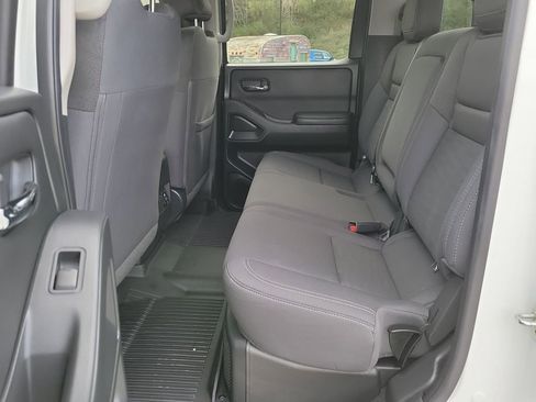 Used 2023 Nissan Frontier SV w/ SV Convenience Package image 28