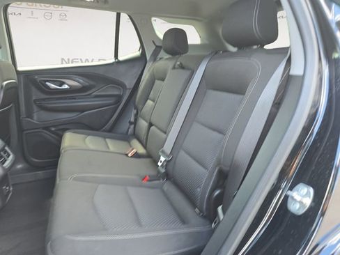 Used 2024 GMC Terrain SLE w/ Driver Convenience Package FWD image 13