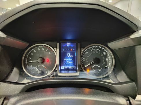 Used 2017 Toyota Tacoma SR5 image 19