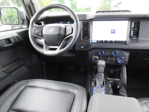 Used 2025 Ford Bronco Badlands AWD/4WD image 11