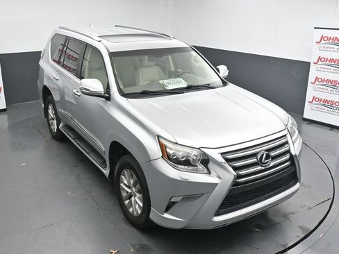 Used 2019 Lexus GX 460 Premium w/ Premium Package AWD/4WD image 10