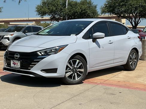 New 2025 Nissan Versa SV w/ Trunk Package image 2