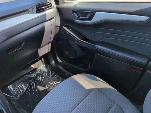 Used 2022 Ford Escape SE w/ SE Sport Appearance Package FWD image 17