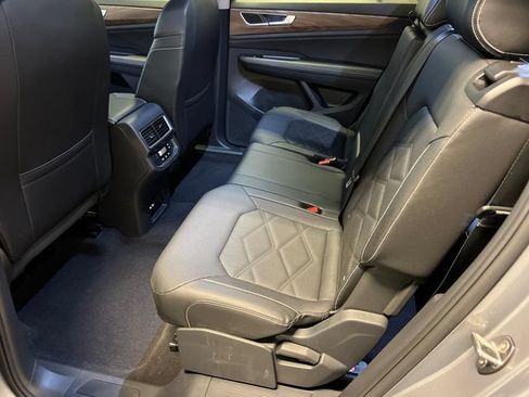 Certified 2025 Volkswagen Atlas SE FWD image 16