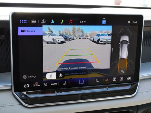 Certified 2025 Volkswagen Tiguan SE AWD/4WD image 35