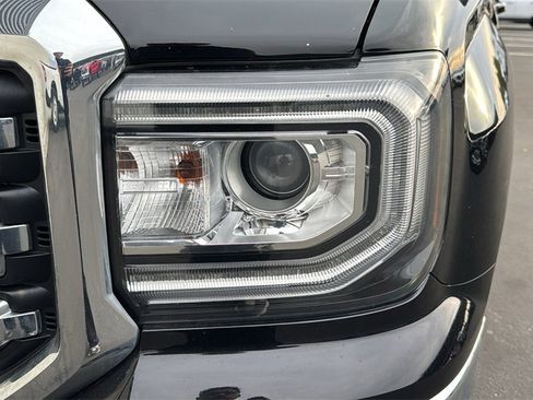 Used 2017 GMC Sierra 1500 SLE w/ SLE Value Package image 6