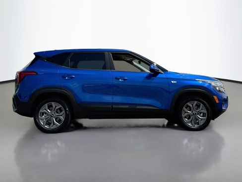 Used 2024 Kia Seltos LX AWD/4WD image 8