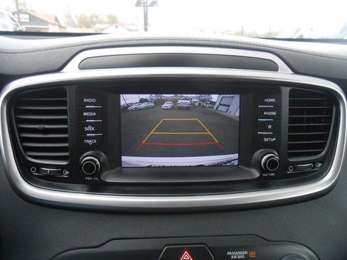 Used 2019 Kia Sorento AWD V6 image 14