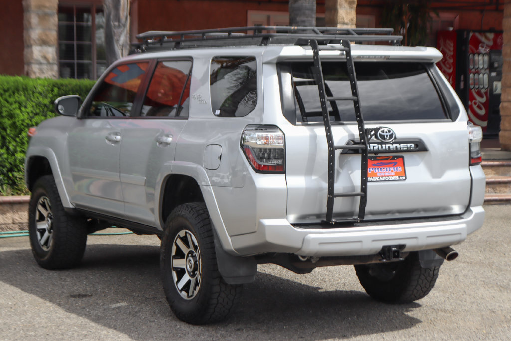 Used 2020 Toyota 4Runner TRD Off-Road AWD/4WD image 6