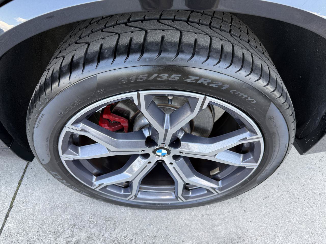 Used 2024 BMW X5 xDrive40i w/ M Sport Package AWD/4WD image 43