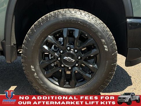 Used 2026 Chevrolet Silverado 2500 LTZ w/ LTZ Plus Package AWD/4WD image 6