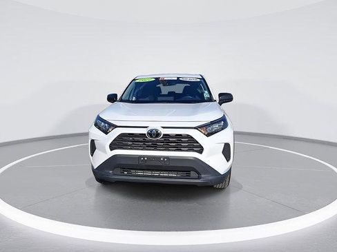 Certified 2022 Toyota RAV4 LE image 5