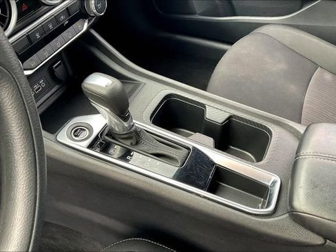 Used 2024 Nissan Sentra SV image 16