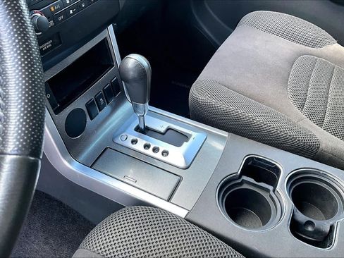 Used 2012 Nissan Pathfinder SV RWD image 16