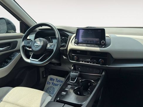 Used 2024 Nissan Rogue SV FWD image 10