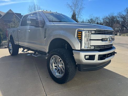 Used 2018 Ford F250 Lariat w/ Lariat Value Package image 9