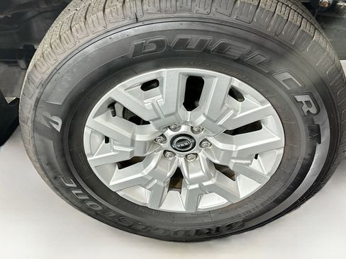 Used 2024 Nissan Frontier SV w/ SV Convenience Package image 11