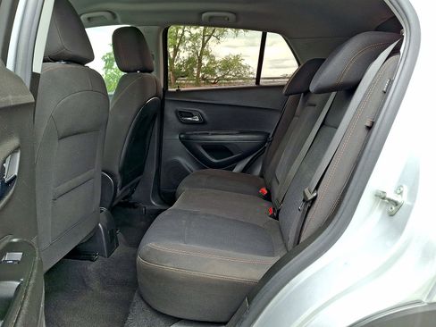 Used 2019 Chevrolet Trax LS FWD image 18