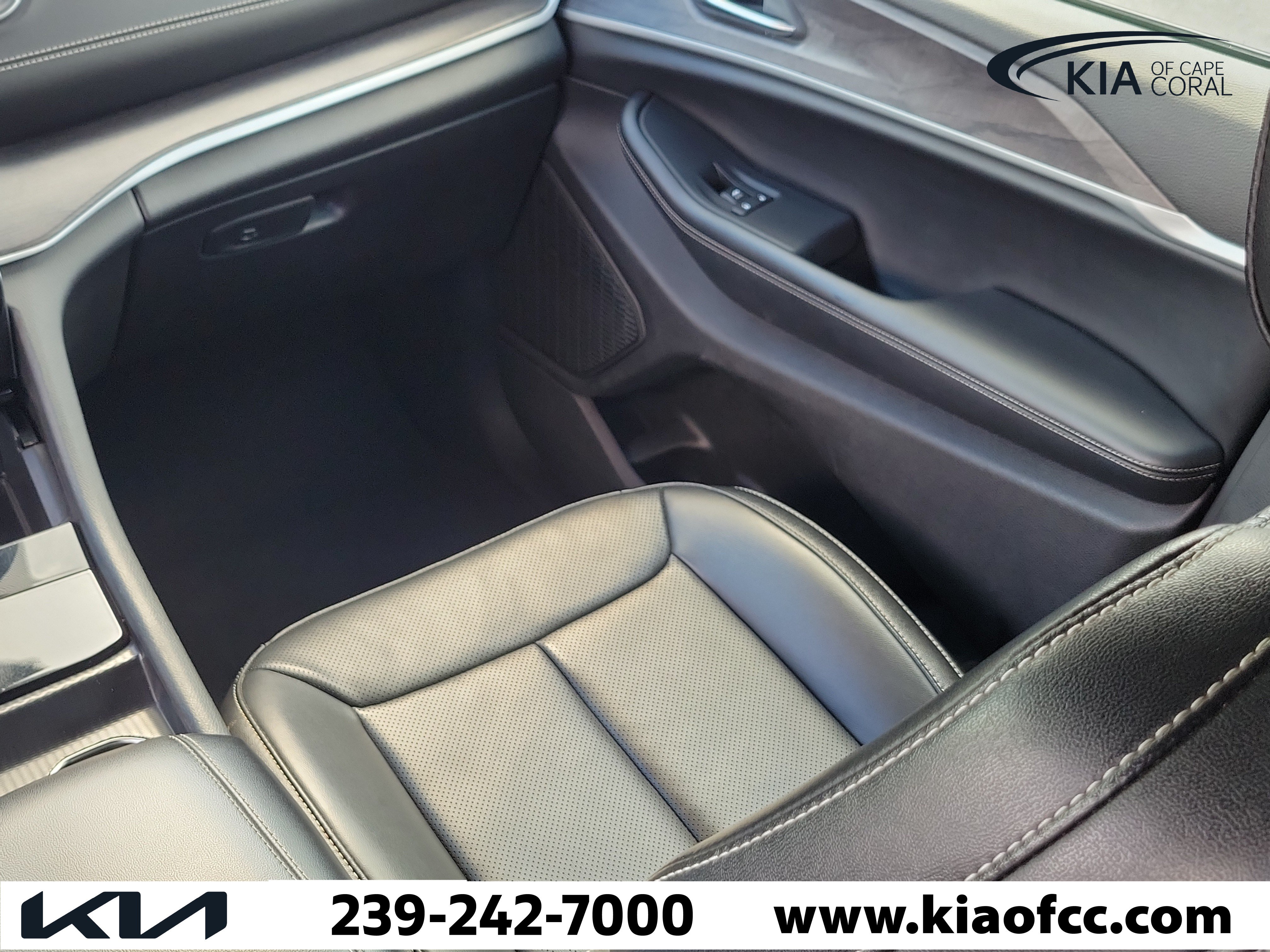 Used 2024 Jeep Grand Cherokee Limited w/ Luxury Tech Group II AWD/4WD image 19