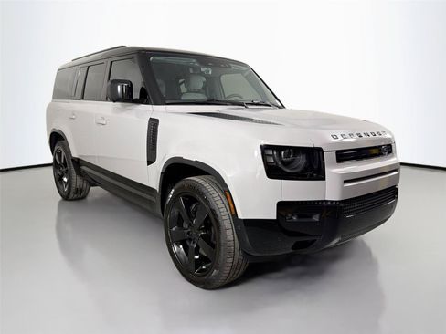 New 2026 Land Rover Defender 130 X-Dynamic SE AWD/4WD image 3