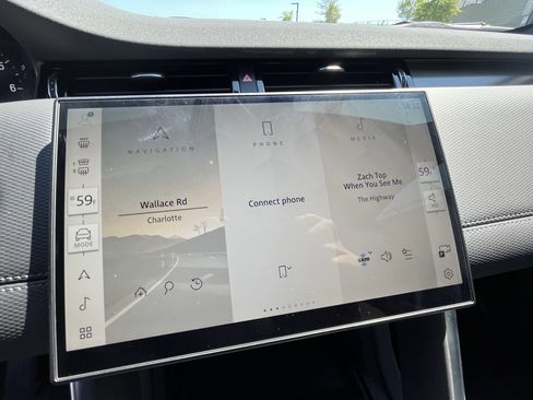 Used 2025 Land Rover Discovery Sport Dynamic SE image 24